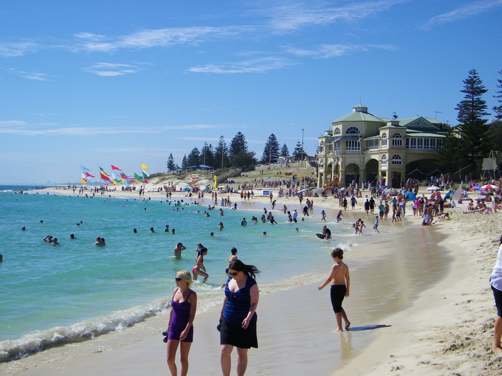 Cottesloe_Beach,_Perth,_Western_Australia_(4431664542)